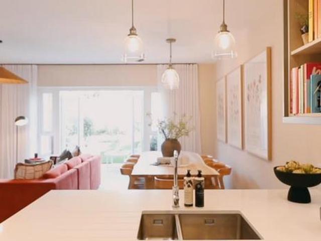 Flat for sale in Bray Wick, Maidenhead