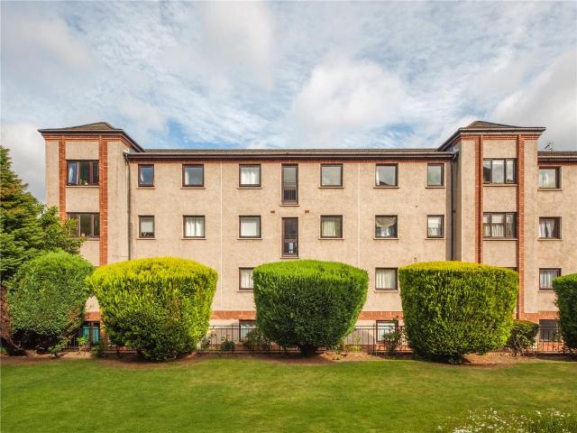 Flat for sale in Leith, Scotland
