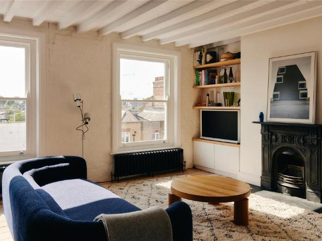 Flat for sale in West Hackney, Greater London