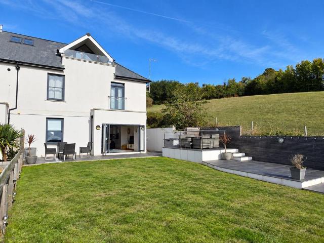 Flat for sale in Maidencombe