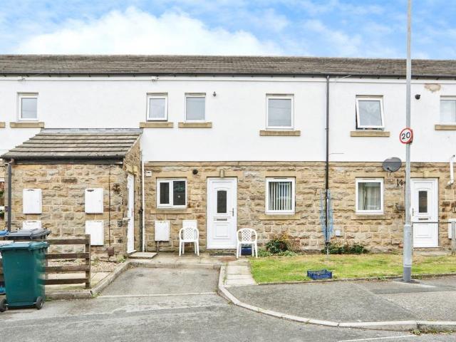Flat for sale in Frizinghall, West Yorkshire