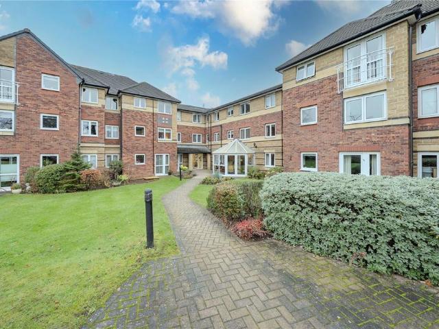 Flat for sale in Primley Park, Alwoodley