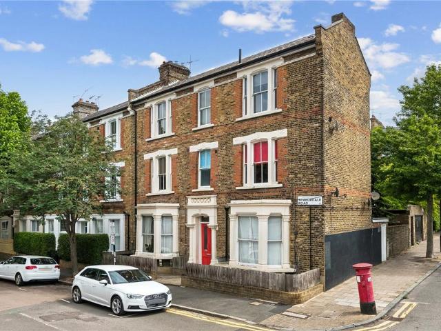 Flat for sale in Highbury, Greater London
