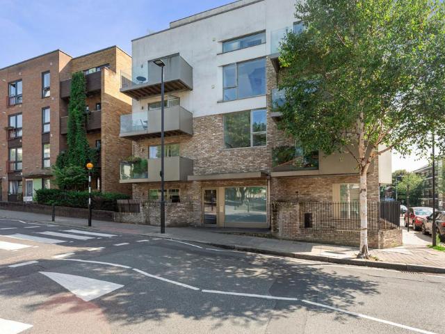 Flat for sale in Barnsbury, Greater London