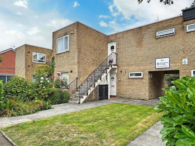 Flat for sale in Wythenshawe, Manchester