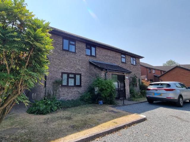 Flat for sale in Eastbridge, Suffolk