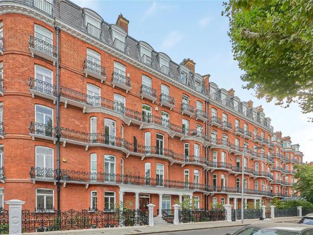 Flat for sale in Brompton, Greater London