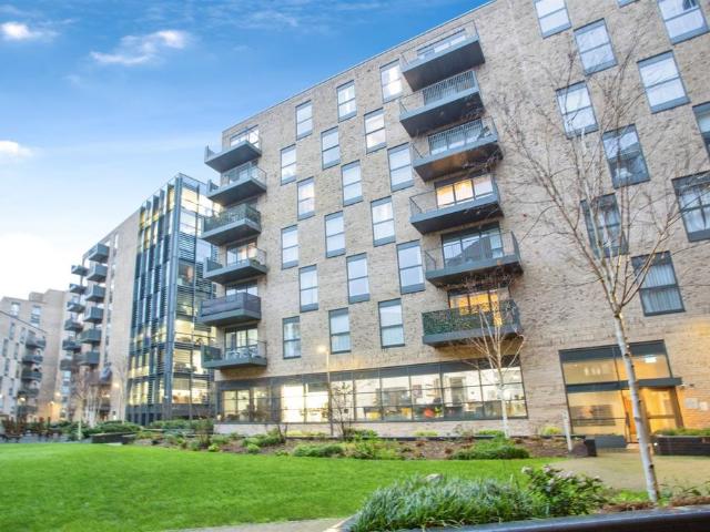 Flat for sale in Wealdstone, Greater London