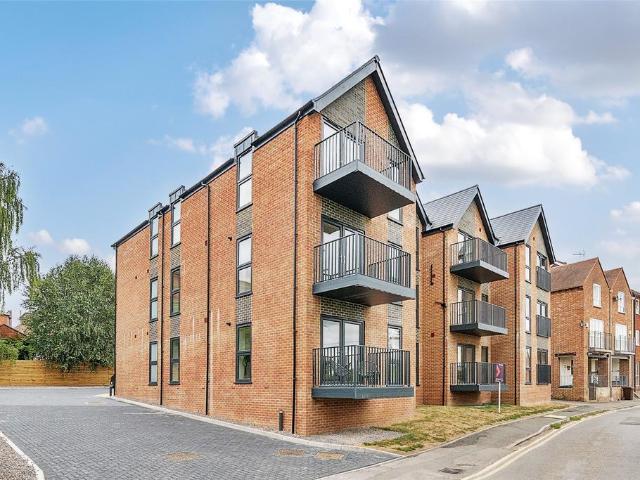 Flat for sale in Priors Park, Tewkesbury