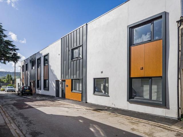 Flat for sale in Ewens Farm, Cheltenham