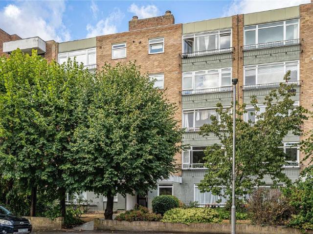 Flat for sale in Putney, Greater London