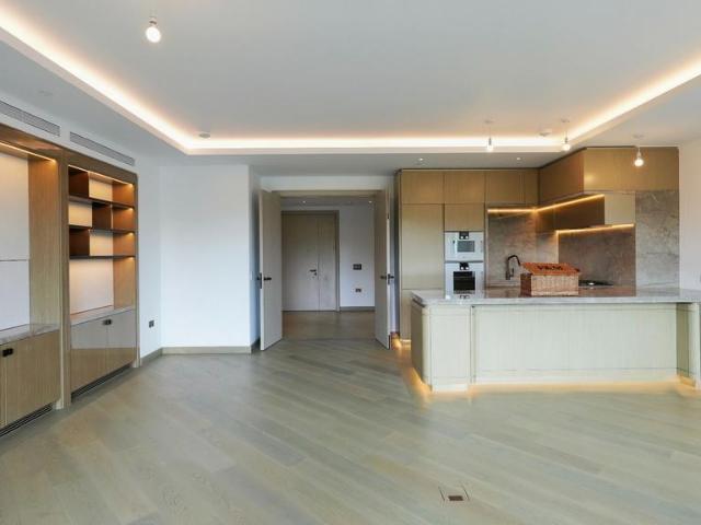 Flat for sale in Bayswater, Greater London
