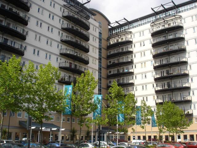 Flat for sale in Stratford Marsh, Greater London