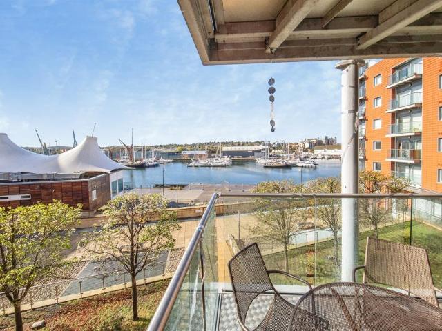 Flat for sale in Stoke, Ipswich