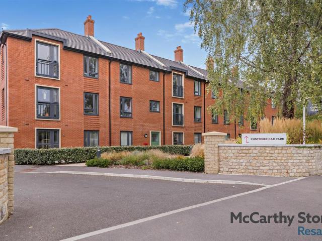 Flat for sale in Warminster, Wiltshire