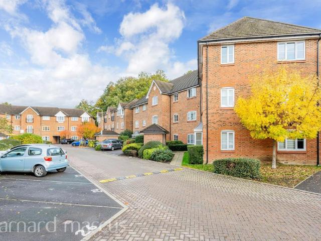 Flat for sale in Red Hill, Surrey