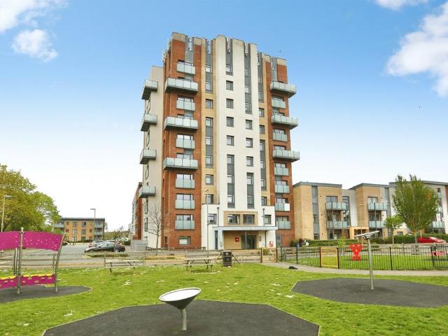 Flat for sale in Rowner, Middlecroft
