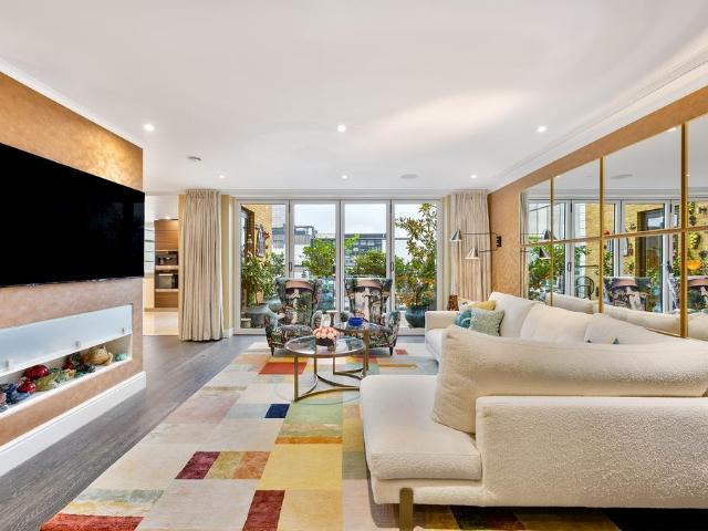 Flat for sale in Soho, Greater London