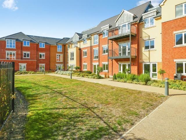 Flat for sale in Charlton, Vale of White Horse