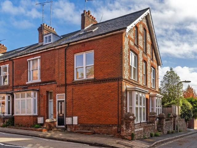 Flat for sale in The Close, Winchester