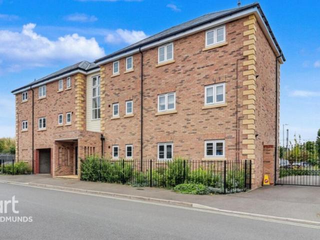 Flat for sale in Combs Ford, Bedingfield