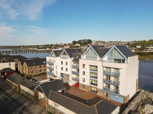 Flat for sale in Brandis Corner, Devon