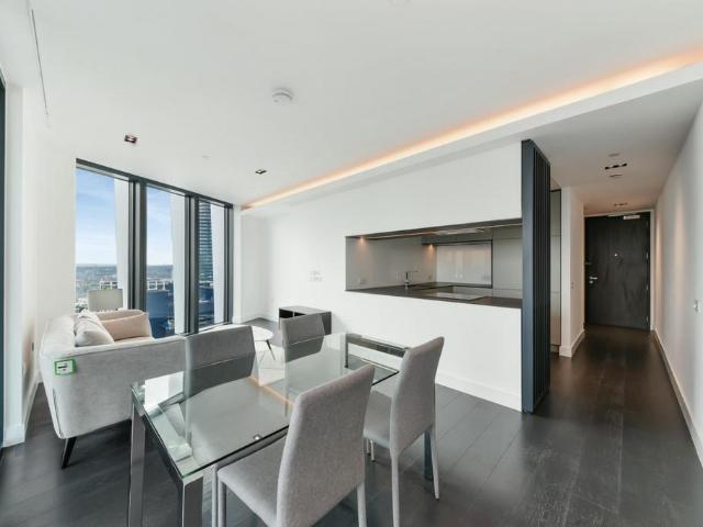 Flat for sale in Isle Of Dogs, Greater London
