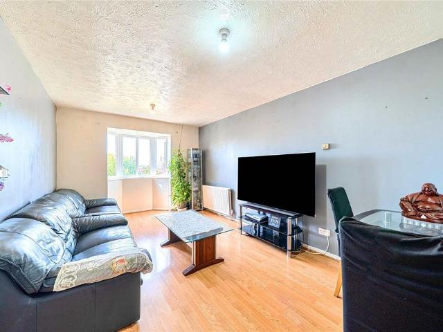Flat for sale in London Borough of Brent, Greater London