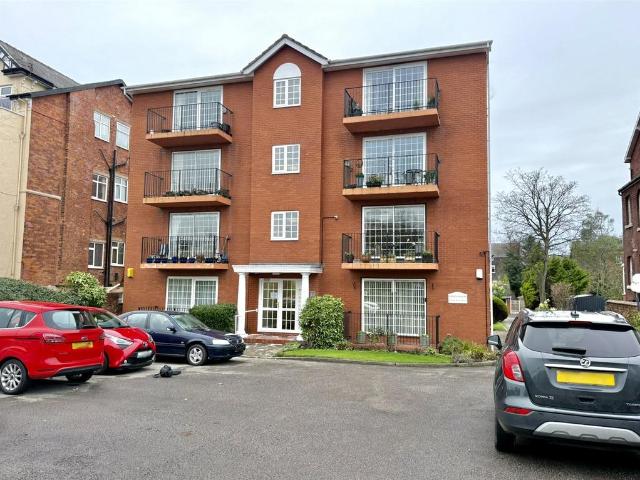 Flat for sale in Meols Cop, Southport