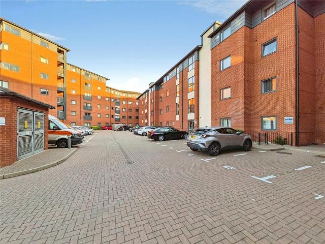 Flat for sale in Springfield, Wolverhampton