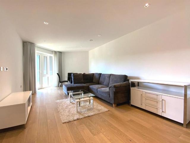 Flat for sale in London Borough of Hounslow, Strand