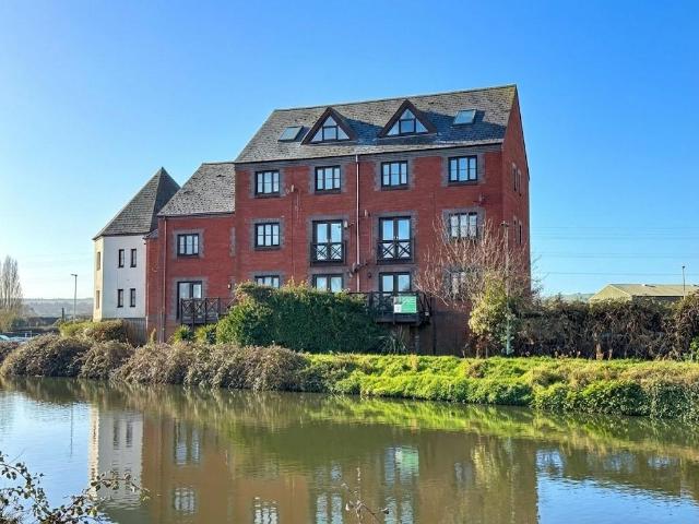 Flat for sale in St Leonards, Watergate