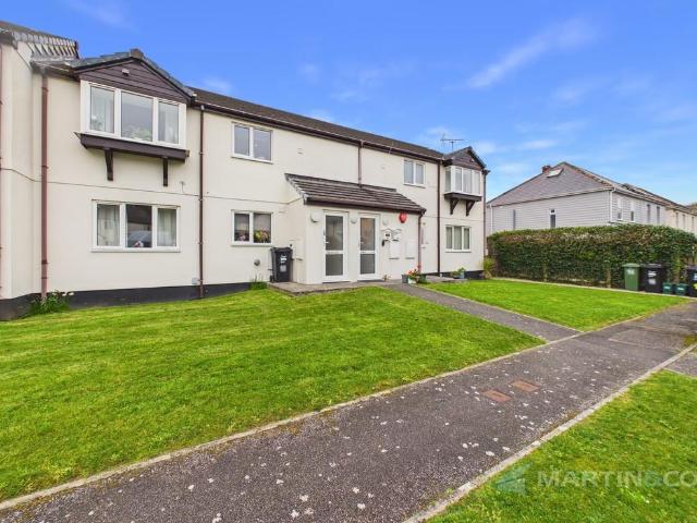 Flat for sale in Penwartha Coombe, Cornwall