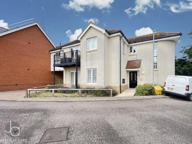 Flat for sale in Inworth, Fordham Heath