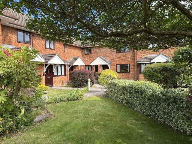 Flat for sale in Potters Bar, Hertfordshire