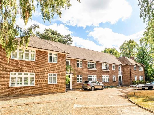 Flat for sale in London Borough of Harrow, Greater London