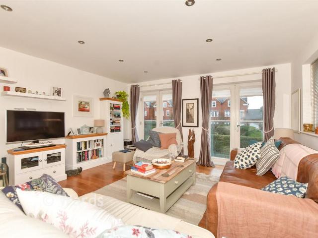 Flat for sale in Golden Valley, Folkestone