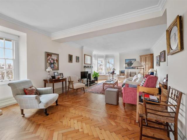 Flat for sale in Notting Hill, Greater London