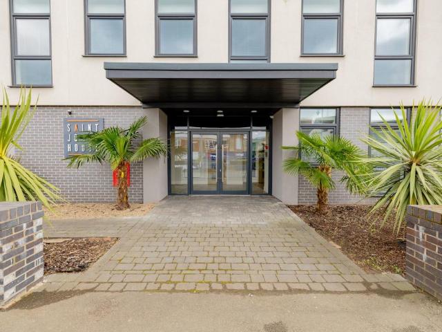 Flat for sale in Stourbridge, West Midlands