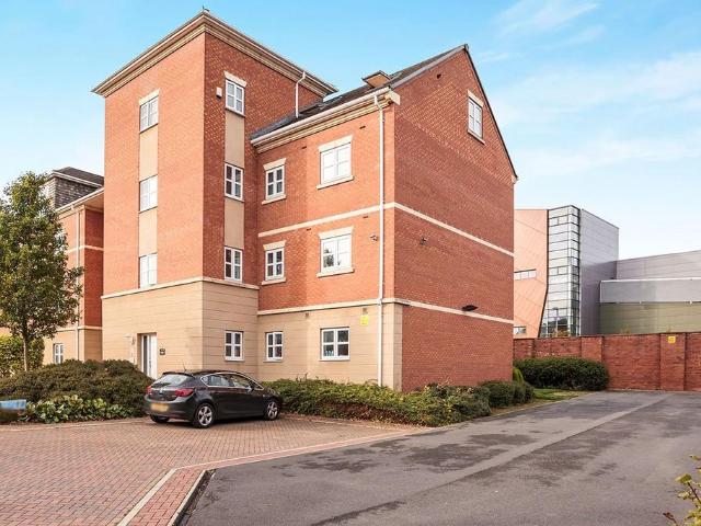 Flat for sale in Eastmoor, West Yorkshire