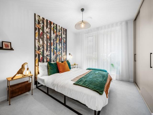 Flat for sale in London Borough of Ealing, Greater London