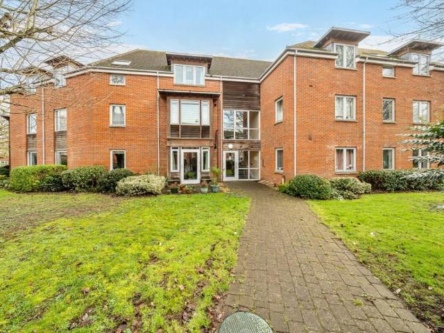 Flat for sale in Enborne, West Berkshire