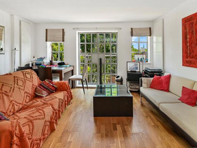 Flat for sale in Rotherhithe, Greater London