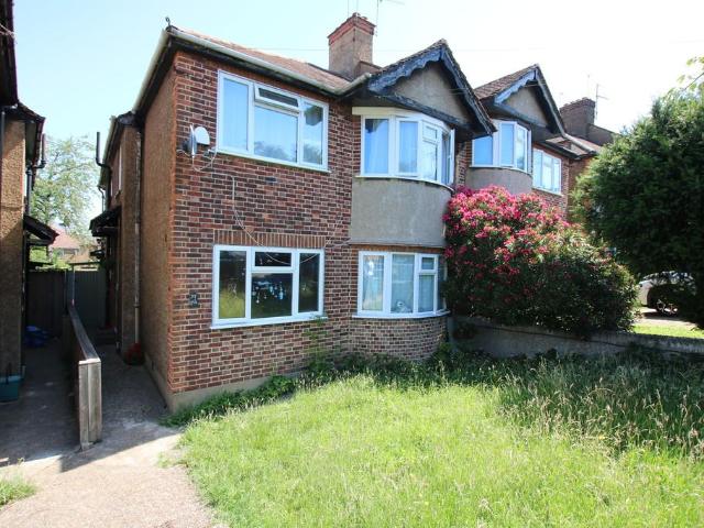 Flat for sale in Brondesbury, Greater London