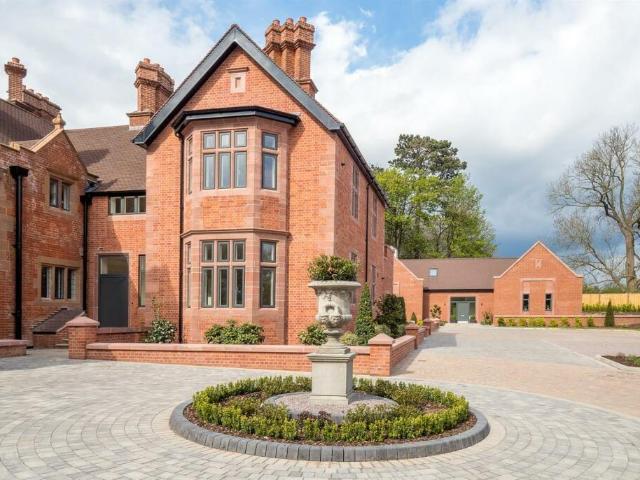 Flat for sale in Old Milverton, Warwick