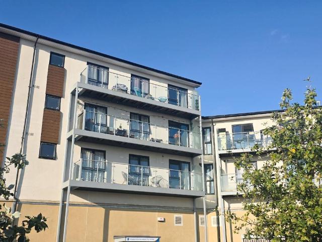Flat for sale in Patchway