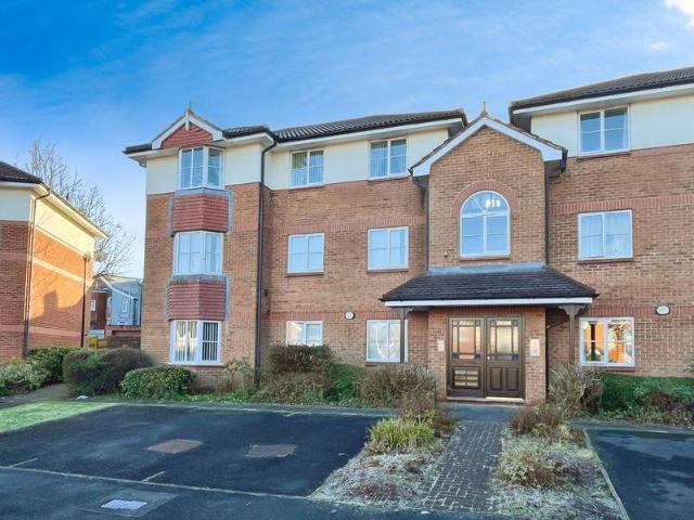 Flat for sale in Fernhill Gate, Lee Bank