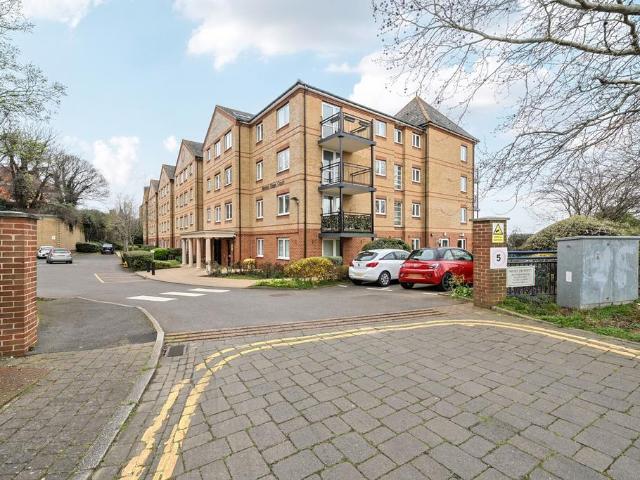 Flat for sale in London Borough of Bexley, Greater London