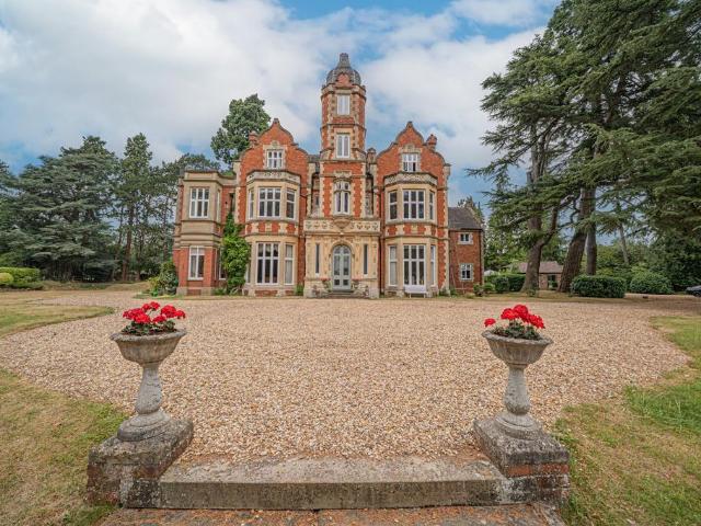 Flat for sale in Dorridge, West Midlands