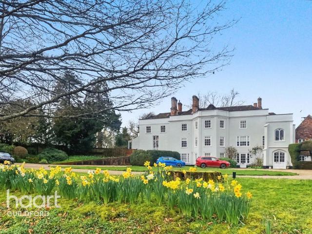 Flat for sale in Westborough, Surrey